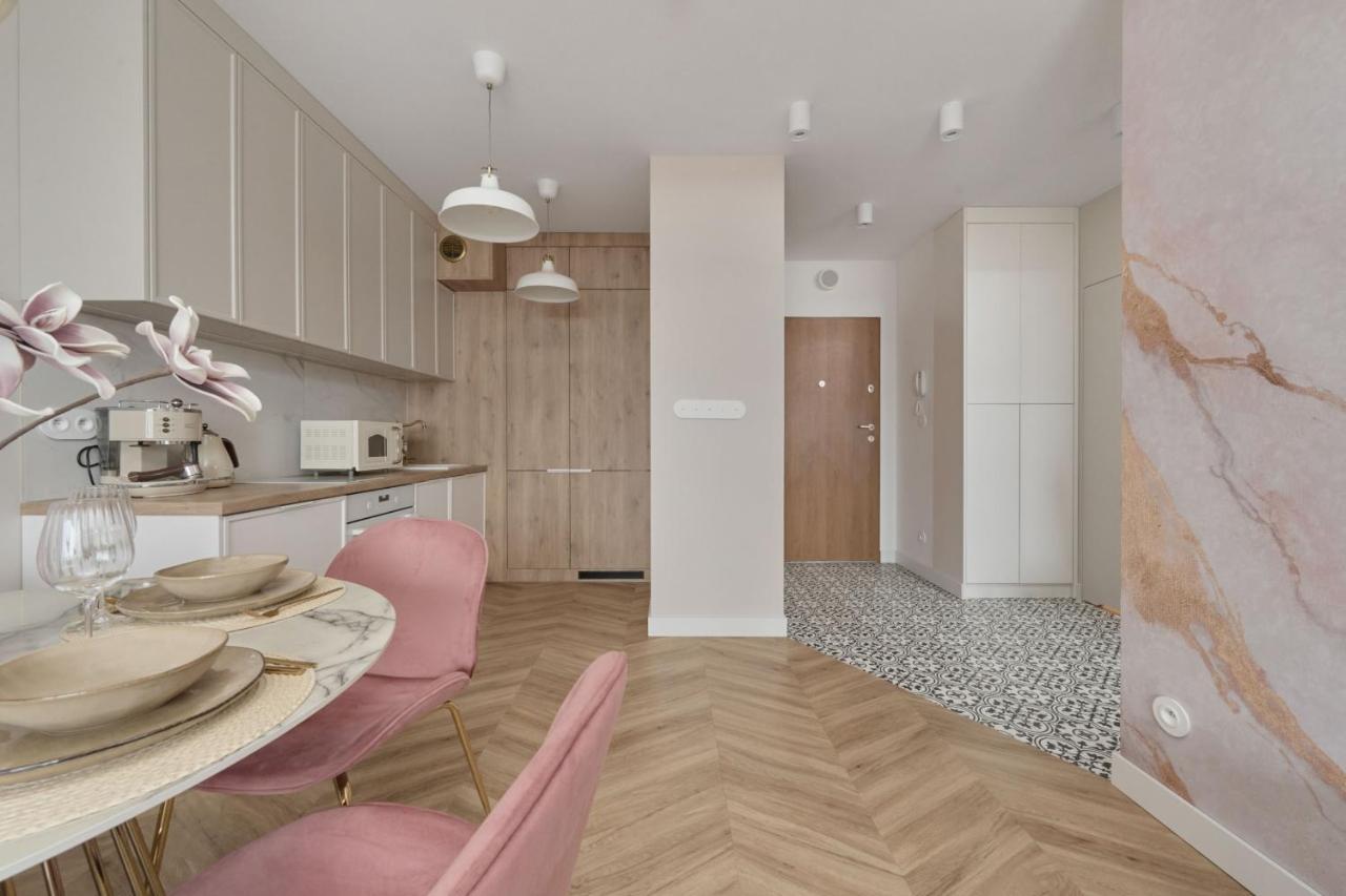 Elegant Apartment With Balcony Krakowska Wroclaw By Renters Prestige Kültér fotó